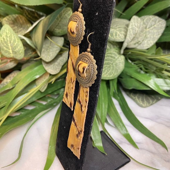 Leather Concho Earrings - Picture 3 of 4